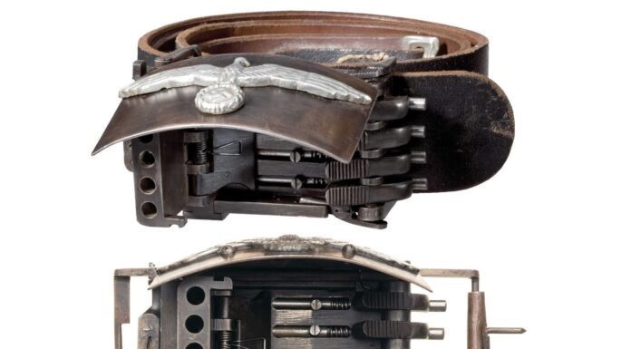 Niemiecki gadżet z okresu IIWŚ którego nie powstydziłby się sam James Bond! niemiecka klamra pistolet