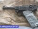Elbląg. Recydywista z „Lugerem” i amunicją zatrzymany przez policję Pistolet Parabellum P-08