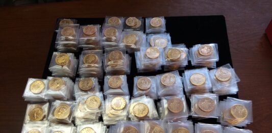 Lublin. Złote monety o wartości 1,2 mln straciła oszukana emerytka