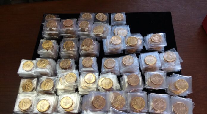Lublin. Złote monety o wartości 1,2 mln straciła oszukana emerytka