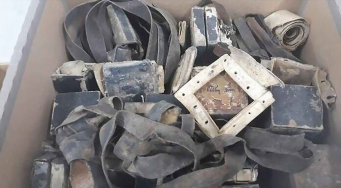 Depozyt z warszawskiego getta potajemnie wywieziony do Izraela – WKZ zawiadomił policję! tefiliny filakterie tora