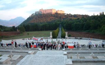 Osuwisko i nadmiar wody zagraża murowi na Monte Cassino Cmentarz na Monte Cassino