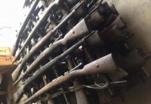 Poszukiwacze militariów staną przed sądem – znaleziono u nich w sumie 77 szt. broni