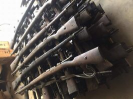 Poszukiwacze militariów staną przed sądem – znaleziono u nich w sumie 77 szt. broni