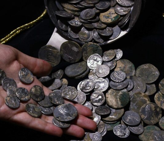 W sumie ponad 600 srebrnych rzymskich monet odkryto w Turcji (GALERIA) srebrne rzymskie denary