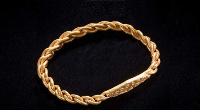 Biżuteria wikingów odkryta na Wyspie Man – ma ponad 1000 lat! złota bransoleta wikingów