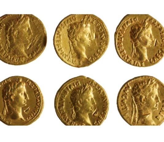 Para w 3 lata odkryła 9 złotych rzymskich monet – teraz uznano je za skarb! Złote rzymskie monety aureusy