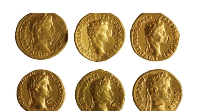 Para w 3 lata odkryła 9 złotych rzymskich monet – teraz uznano je za skarb! Złote rzymskie monety aureusy
