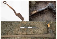 Drewniane artefakty. Łopata i siekiery sprzed ponad 2 tys. lat drewniane artefakty