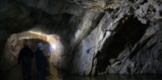 Eksploracja sztolni w Leśnej – tropem Dolnośląskich tajemnic! (GALERIA) korytarze-sztolni-w-Leśnej