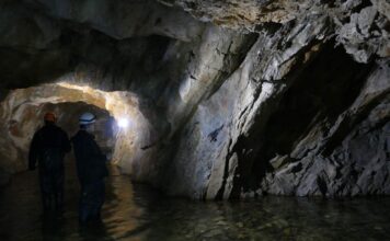 Eksploracja sztolni w Leśnej – tropem Dolnośląskich tajemnic! (GALERIA) korytarze-sztolni-w-Leśnej