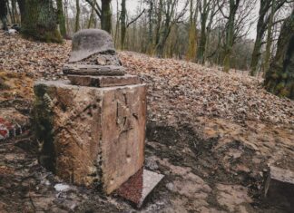 Szczecin. Grupa pasjonatów przywróciła zniszczony pomnik z IWŚ (GALERIA+FILM) Pomnik upamiętniający poległych w I wojnie światowej mieszkańców Żydowiec