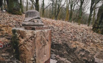 Szczecin. Grupa pasjonatów przywróciła zniszczony pomnik z IWŚ (GALERIA+FILM) Pomnik upamiętniający poległych w I wojnie światowej mieszkańców Żydowiec