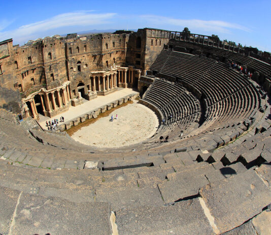 Historia pokazała że ze zmianami klimatu można sobie poradzić, ale wymaga to działań Starożytny teatr Borsa w Syrii