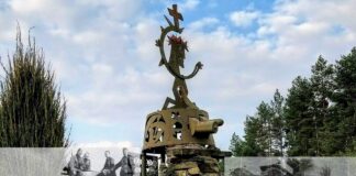 Vickers E z Kasiny Wielkiej – śladem niezwykłego pancernego artefaktu (GALERIA) Pomnik z wieży czołgu Vickers typ E w Kasinie Wielkiej