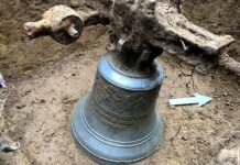 Podkarpacie. Odnaleźli ukryty w 1941 roku dzwon! (FILM)