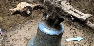 Podkarpacie. Odnaleźli ukryty w 1941 roku dzwon! (FILM)