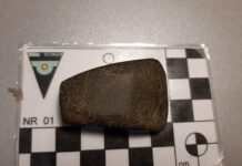 Ma nawet 6 tys. lat – neolityczna siekierka znaleziona pod Toruniem Siekierka z epoki kamienia gładzonego