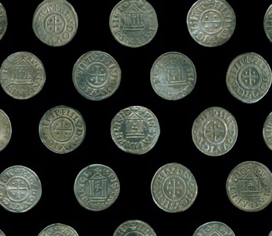 Odkryto pierwszy na terenie Polski skarb średniowiecznych monet karolińskich! Średniowieczny skarb srebrnych monet karolińskich