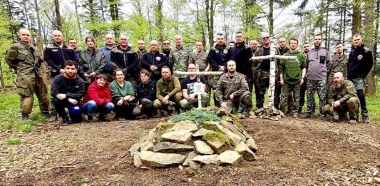 Bieszczady. Pasjonaci z naukowcami tworzą cmentarz z IWŚ – od 100 lat nikt tego nie zrobił! cmentarz Góra Manyłowa