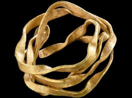 Znaleziono najstarszy złoty artefakt w południowo-zachodnich Niemczech Złota spirala która mogła służyć jako ozdoba do włosów