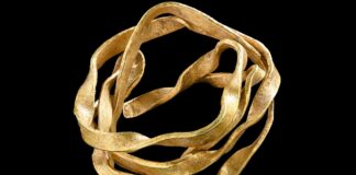 Znaleziono najstarszy złoty artefakt w południowo-zachodnich Niemczech Złota spirala która mogła służyć jako ozdoba do włosów