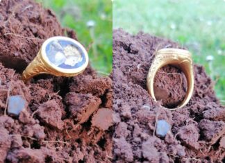 Cenny masywny złoty pierścień odkryty przez poszukiwacza (GALERIA) Złoty sygnet intaglio