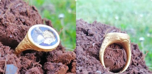Cenny masywny złoty pierścień odkryty przez poszukiwacza (GALERIA) Złoty sygnet intaglio