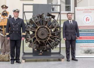 Silnik B-17 w świetnym stanie wydobyty z wody – zidentyfikowano maszynę i załogę! Silnik samolotu B-17 "Latająca Forteca"