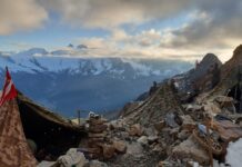 „Project Edelweiss 2021” – wyprawa rekonstruktorów na alpejski szczyt Lagginhorn 4010 m n.p.m. Alpy namioty rekonstruktorow