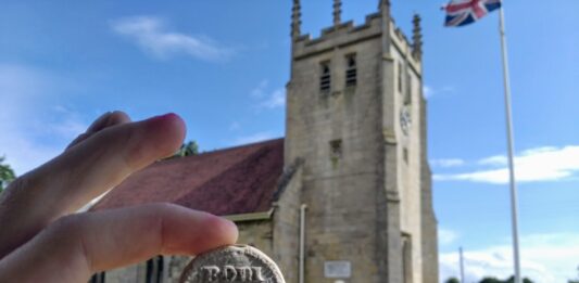 Papieska bulla i więcej… czyli co można znaleźć przy XIV wiecznym kościele! (GALERIA) Routh church papa bulla