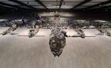 Pasjonaci odkryli wrak samolotu i poskładali go jak puzzle! Wrak samolotu Avro Lancaster