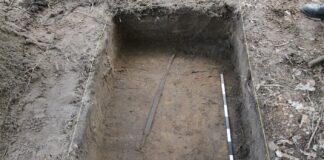 Bardzo rzadką broń białą z VIII w. odkryto w Wdeckim Parku Krajobrazowym (GALERIA) Długi miecz bojowy