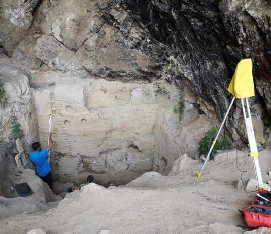 Nienaruszona jaskinia neandertalczyków ujawnia tajemnice sprzed tysięcy lat! Polski geolog przy pracy w jaskini Sel'ungur w Kirgistanie