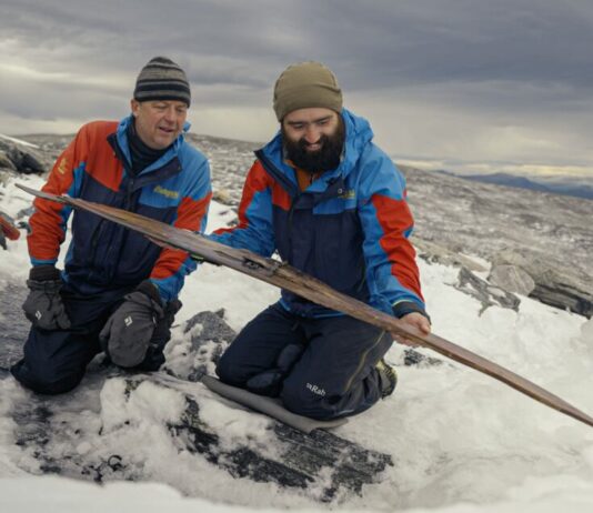 Najlepiej zachowana prehistoryczna para nart! (GALERIA +FILM) prehistoryczne narty