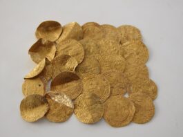 25 złotych monet odkryte wśród ziemniaków… skarb znaleziony w Holandii (GALERIA) Skarb złotych monet odkryty w Holandii