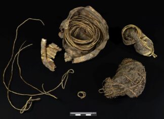 Pradziejowa osada i wiele niezwykłych zabytków w tym złota misa z motywem słońca! złote zabytki