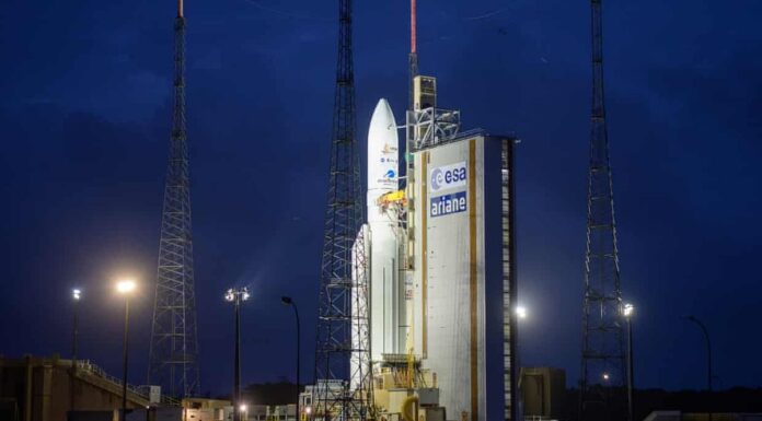 Wystrzelono Teleskop Webba – ma „ujawnić tajemnice wszechświata i pozwolić dotrzeć do jego początku” Ariane 5 teleskop Webba