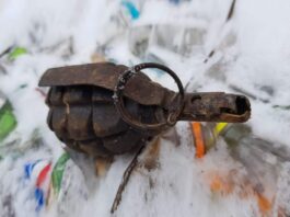 Przemyśl. Ktoś wyrzucił granat do śmieci, został znaleziony w sortowni! granat w sortowni smieci