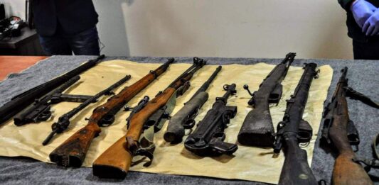 Kolekcja 67 sztuk zarekwirowanej broni trafiła do Muzeum im. Orła Białego karabiny i pistolety maszynowe