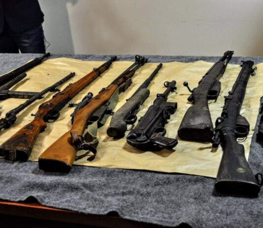 Kolekcja 67 sztuk zarekwirowanej broni trafiła do Muzeum im. Orła Białego karabiny i pistolety maszynowe