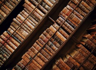 Historyczne rocznice przypadające na rok 2022 Historyczne książki w bibliotece