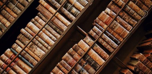 Historyczne rocznice przypadające na rok 2022 Historyczne książki w bibliotece