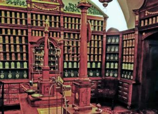 Staropolskie leki odtwarzane są przez historyków i farmaceutów z Wrocławia zabytkowa apteka