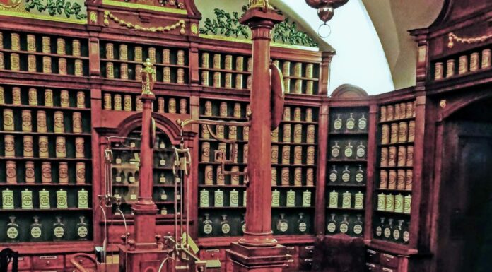 Staropolskie leki odtwarzane są przez historyków i farmaceutów z Wrocławia zabytkowa apteka