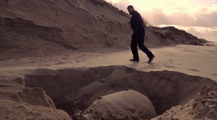 900 kg mina morska od II wojny leżała na publicznej plaży – odkrył ją sztorm! (WIDEO) mina morska na plaży