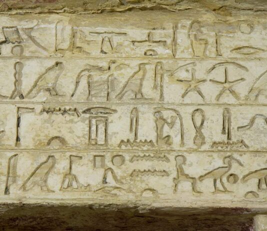 Zajmował się tajnymi dokumentami faraona – wyjątkowy grób odkryty w Egipcie Inskrypcja z grobowca Merefnebef