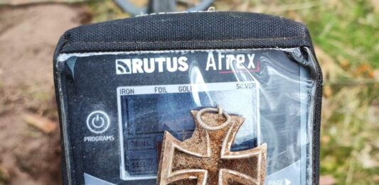 Niemieckie odznaczenie trafione na ostatniej linii obrony… trofeum poszukiwacza! (GALERIA) Wykrywacz Rutus Atrex i niemieckie odznaczenie