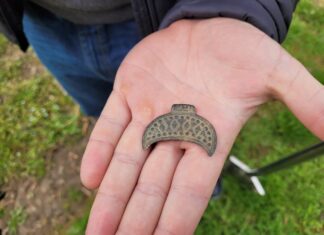 Lunula – słowiańska ozdoba znaleziona w świętokrzyskim (GALERIA) Słowiańska ozdoba - lunula