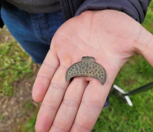Lunula – słowiańska ozdoba znaleziona w świętokrzyskim (GALERIA) Słowiańska ozdoba - lunula
